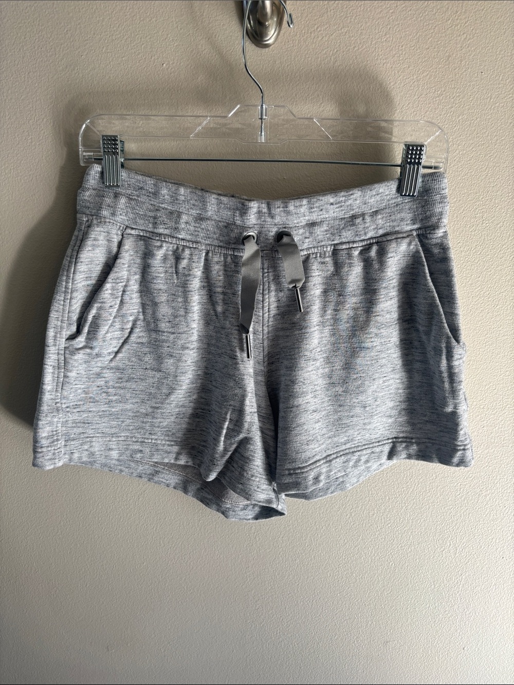 S Athleta balance 4” shortie